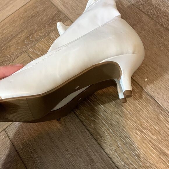 Sugar Kitten Heel Booties - Picture 3 of 5